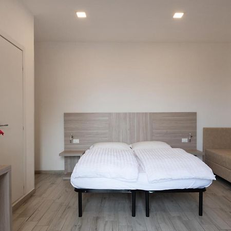 Hotel Deutsche Familien Finale Ligure Exteriör bild