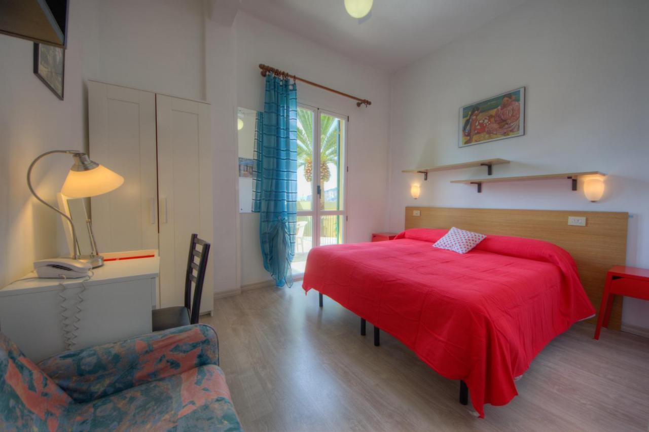 Hotel Deutsche Familien Finale Ligure Exteriör bild