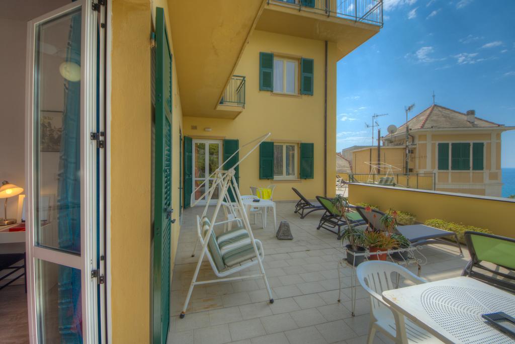 Hotel Deutsche Familien Finale Ligure Exteriör bild
