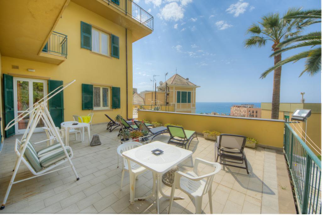 Hotel Deutsche Familien Finale Ligure Exteriör bild